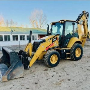 Retroexcavadora CATERPILLAR 440 2019