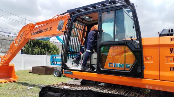 Excavadora Sobre Orugas Lonking CMD6225 - Imagen 6
